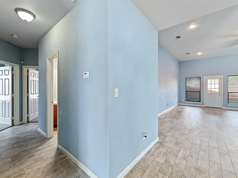 2923 Preston Trl — Photo 15
