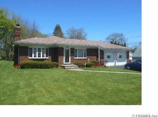 24 Smyles Dr, Rochester, NY 14609