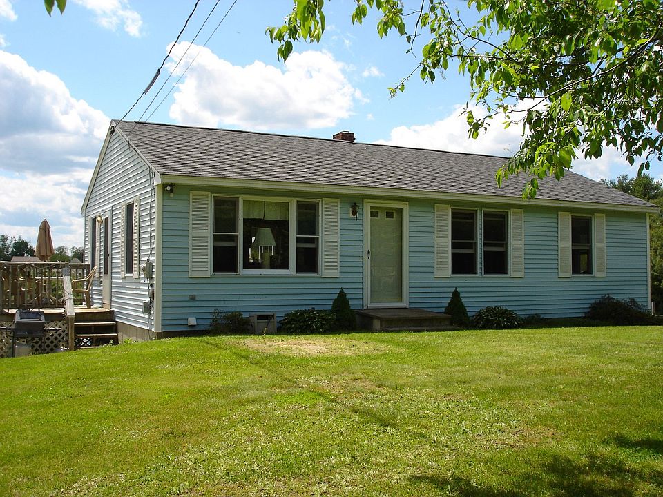 1990 Ranch w/ vinyl siding & new roof