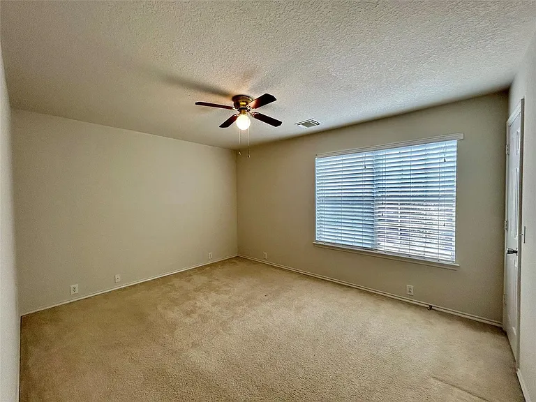 10623 Sugar Trace Dr — Photo 33
