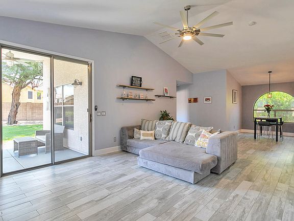 3rd image of 20913 N 37th Pl