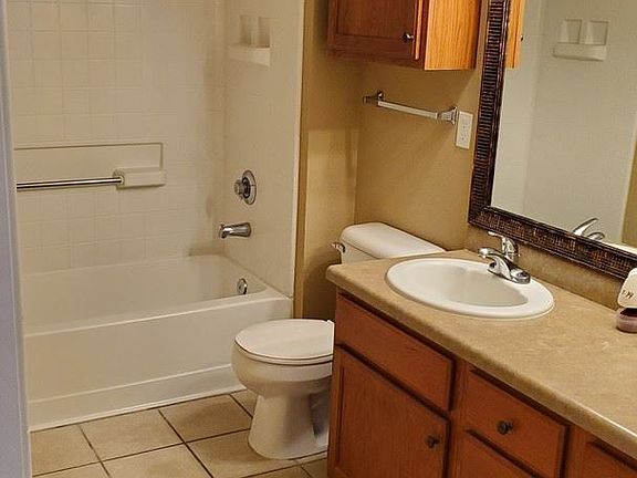 3rd image of 3901 Sonoma Springs Ave APT 1016