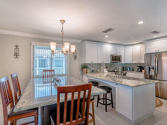 4th image of 18720 Gulf Blvd APT 4B