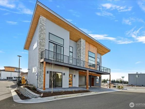 120 Skipping Stone Loop, Lynden, WA 98264