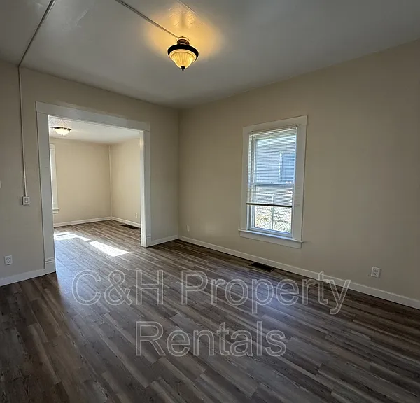 32 Custer Ave #1 — Photo 3