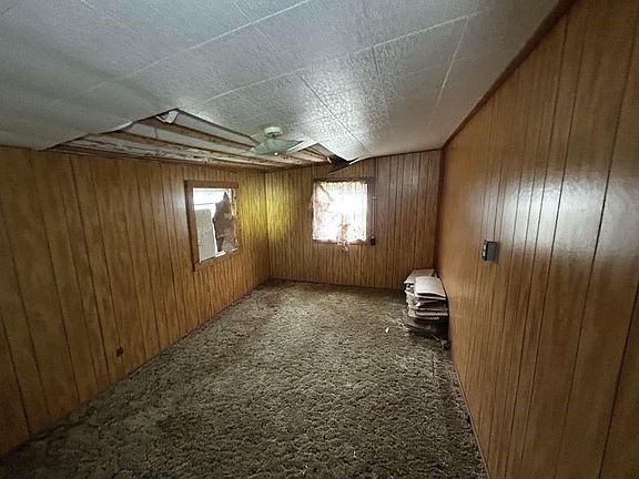 3rd image of 323 W 6th St