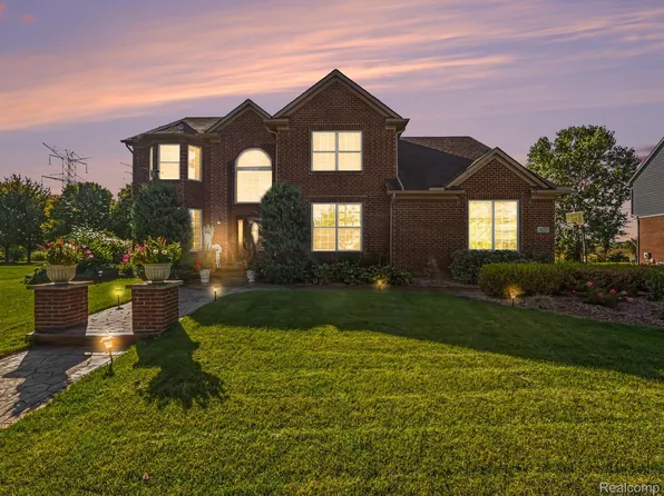 623 Ambleside Ln, Canton, MI 48187
