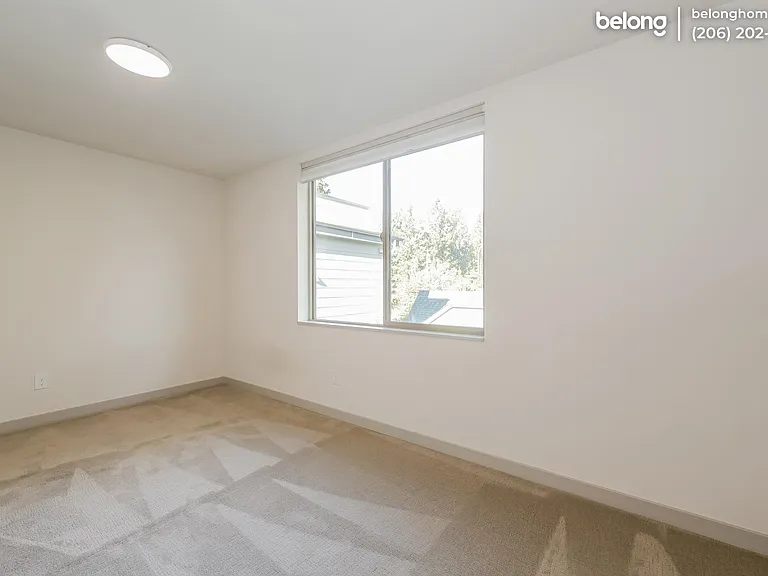 504 N 105th St — Photo 14