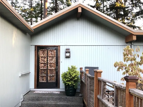 3155 Fox Spit Road, Langley, WA 98260