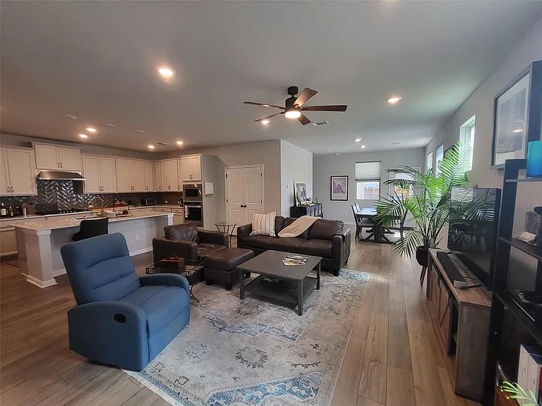108 Blue Hibiscus Dr — Photo 2