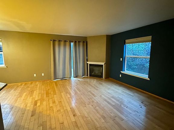 3rd image of 1444 NE Four Seasons Dr