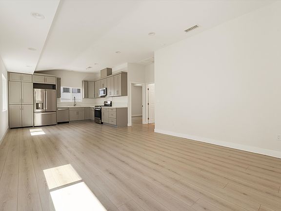 3rd image of 1207 N Kingsley Dr #1207