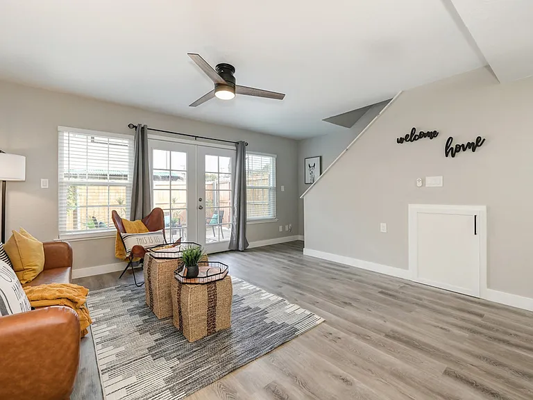 5608 Hillsdale Blvd #C — Photo 9