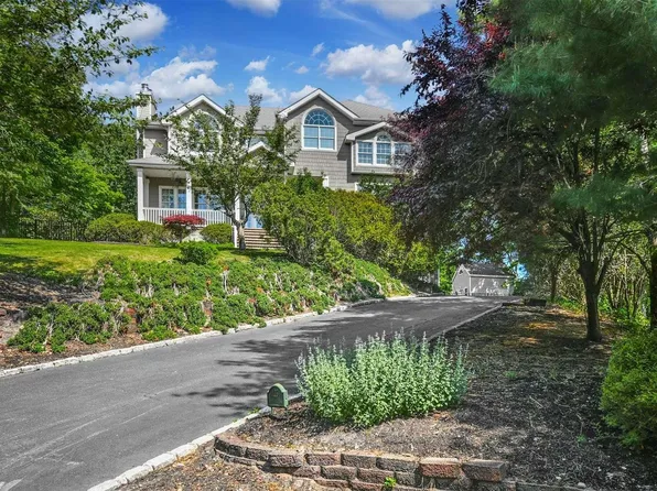 123 Pine Hill Road, Port Jefferson, NY 11777