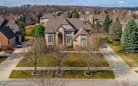 3rd image of 16847 Brooklane Blvd