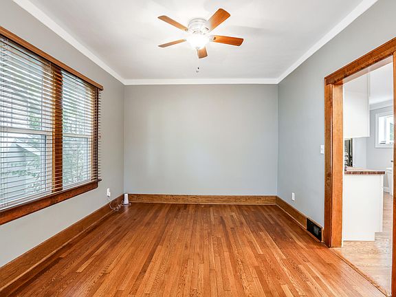 5th image of 1522 N Washington Ave