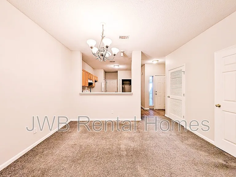 4807 Playpen Dr — Photo 4