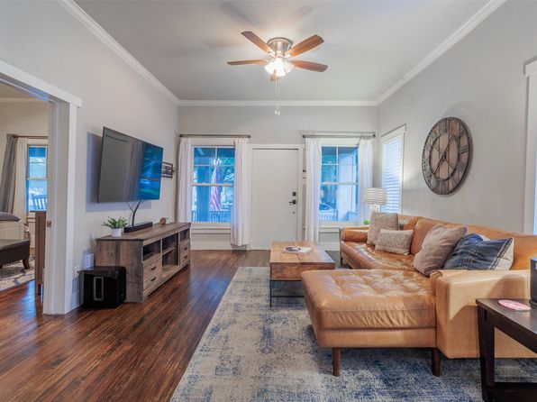 Additional property image - 206 S Winnetka Ave, Dallas, TX 75208