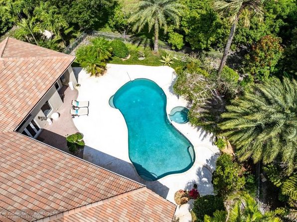 7411 W Cypresshead Dr, Parkland, FL 33067