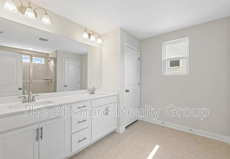35 Village Edge Dr — Photo 30