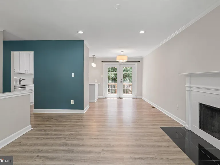 8583 Tyrolean Way — Photo 4