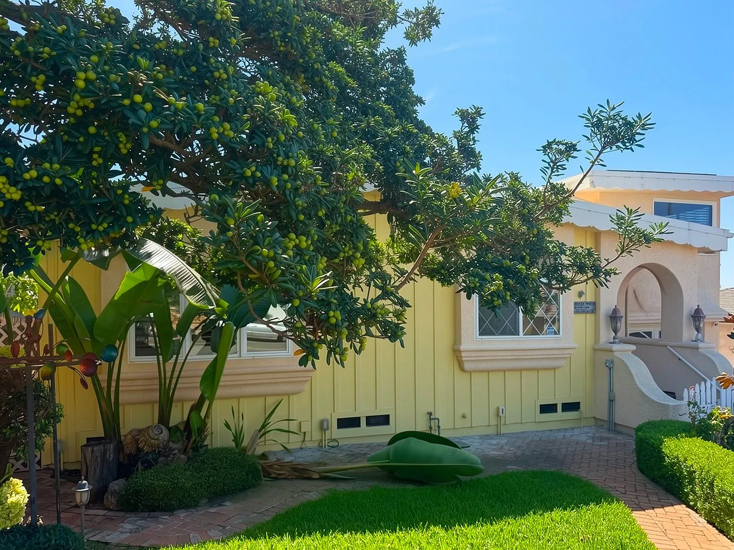 Gorgeous Ocean View Home — Photo 4