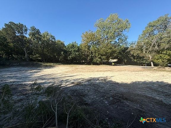 3rd image of 1218 Southridge Rd