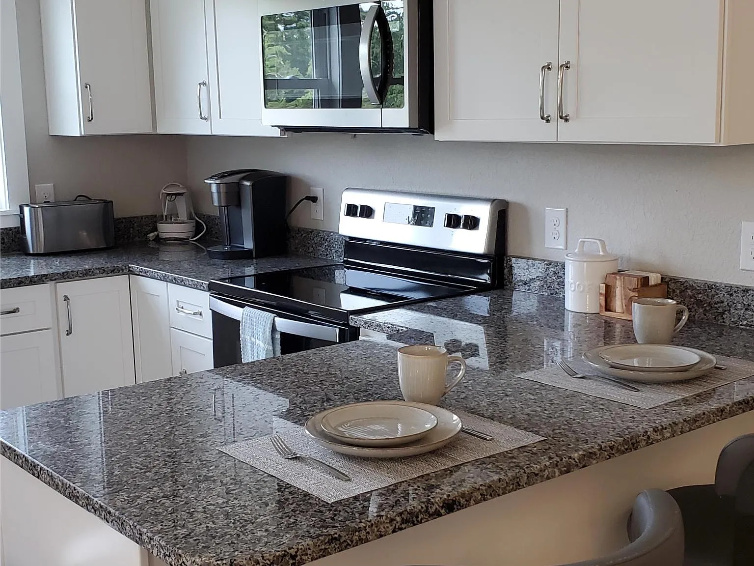 3 bed, 2.5 bath, 1500 sqft, $2,849 — Photo 2