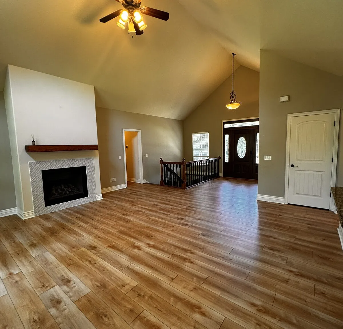 4 bed, 2.5 bath, 3213 sqft, $2,995 — Photo 3