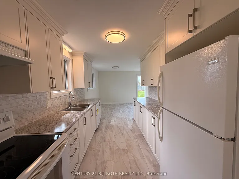 48 King St — Photo 4