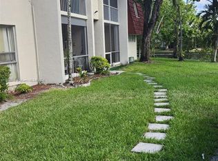 21 Jacaranda Country Club Dr #224, Plantation, FL 33324