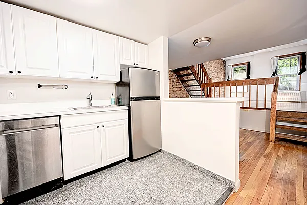 Rented by Urbane Brokerage | media 12