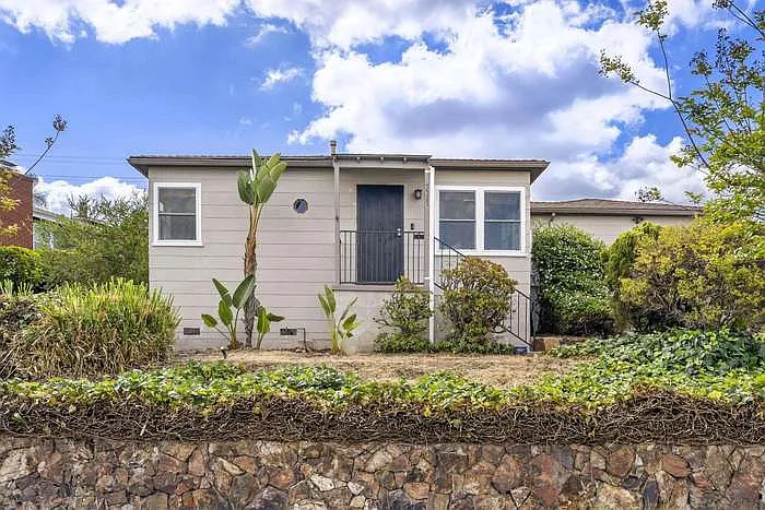 5527 Encina Dr — Photo 1