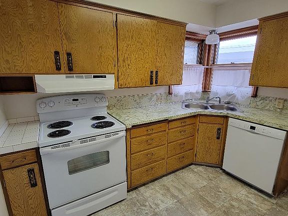 2nd image of 727 6th Ave S