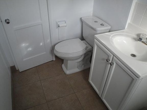 5th image of 4160 Georgia St