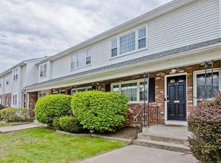 7 Bradley Cir #B7, Enfield, CT 06082