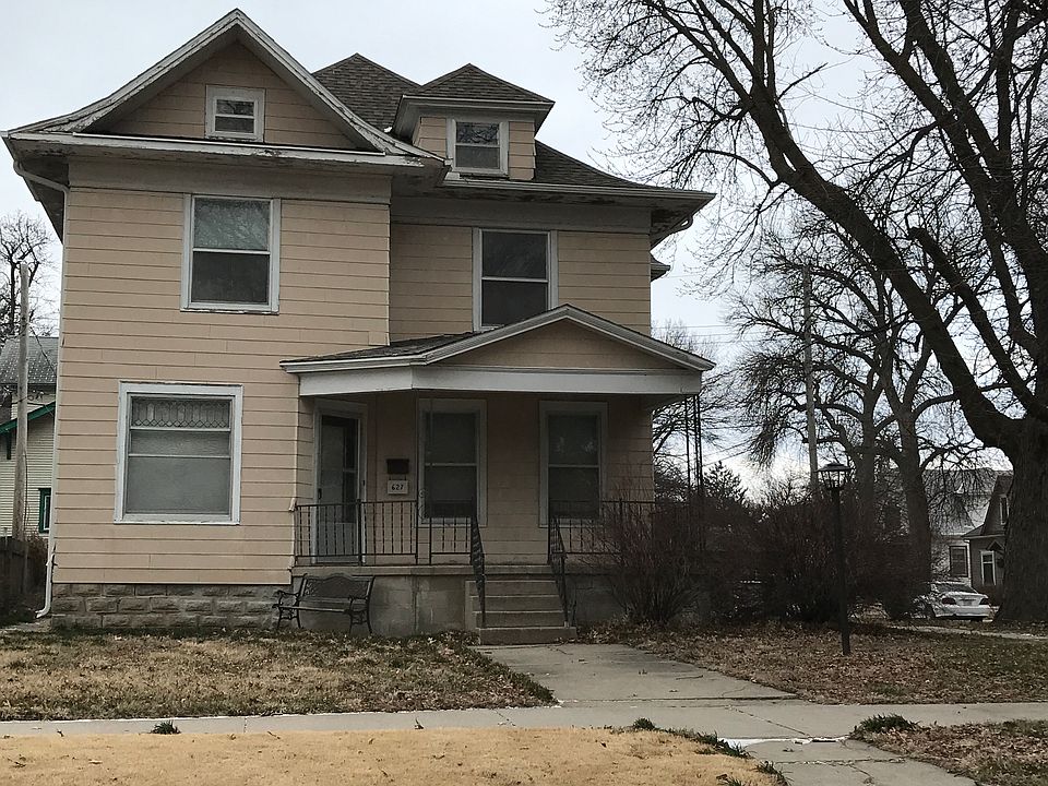 1st image of 627 N Blackburn Ave