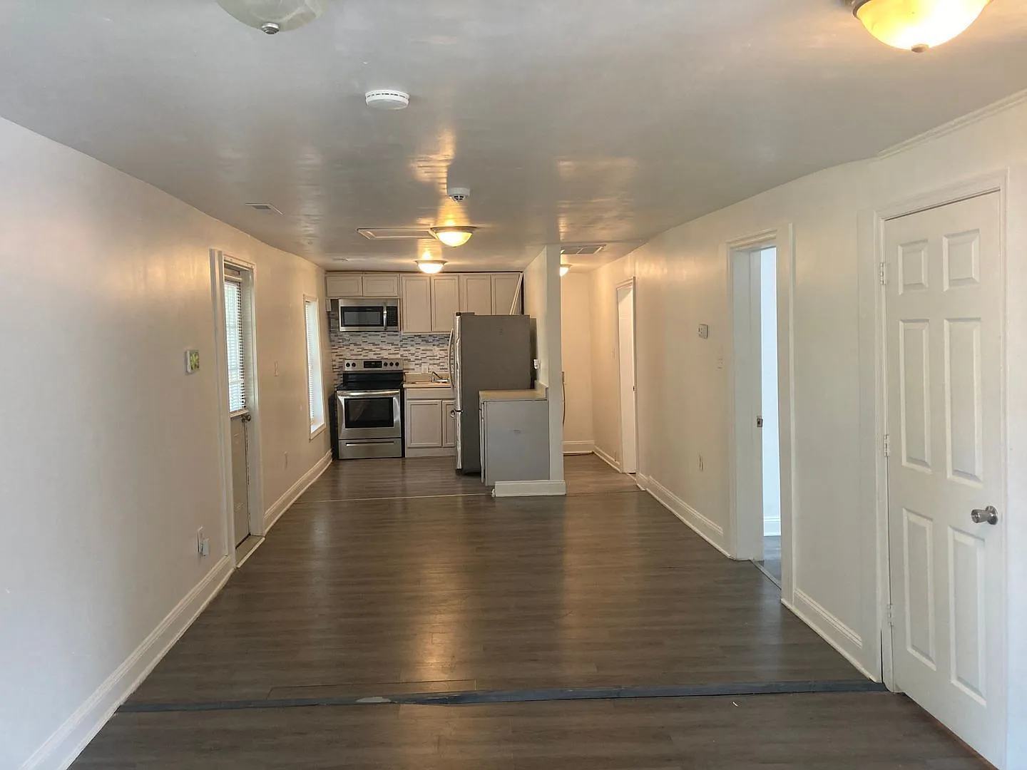3 bed, 2.0 bath, 902 sqft, $1,499 — Photo 3