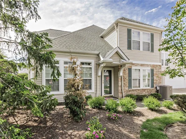 357 E Legends Dr #B, Cleveland, OH 44143