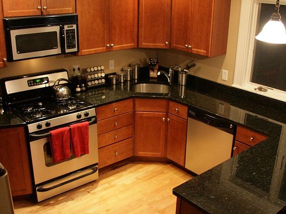 Beautiful Recently Renovated Kitchen