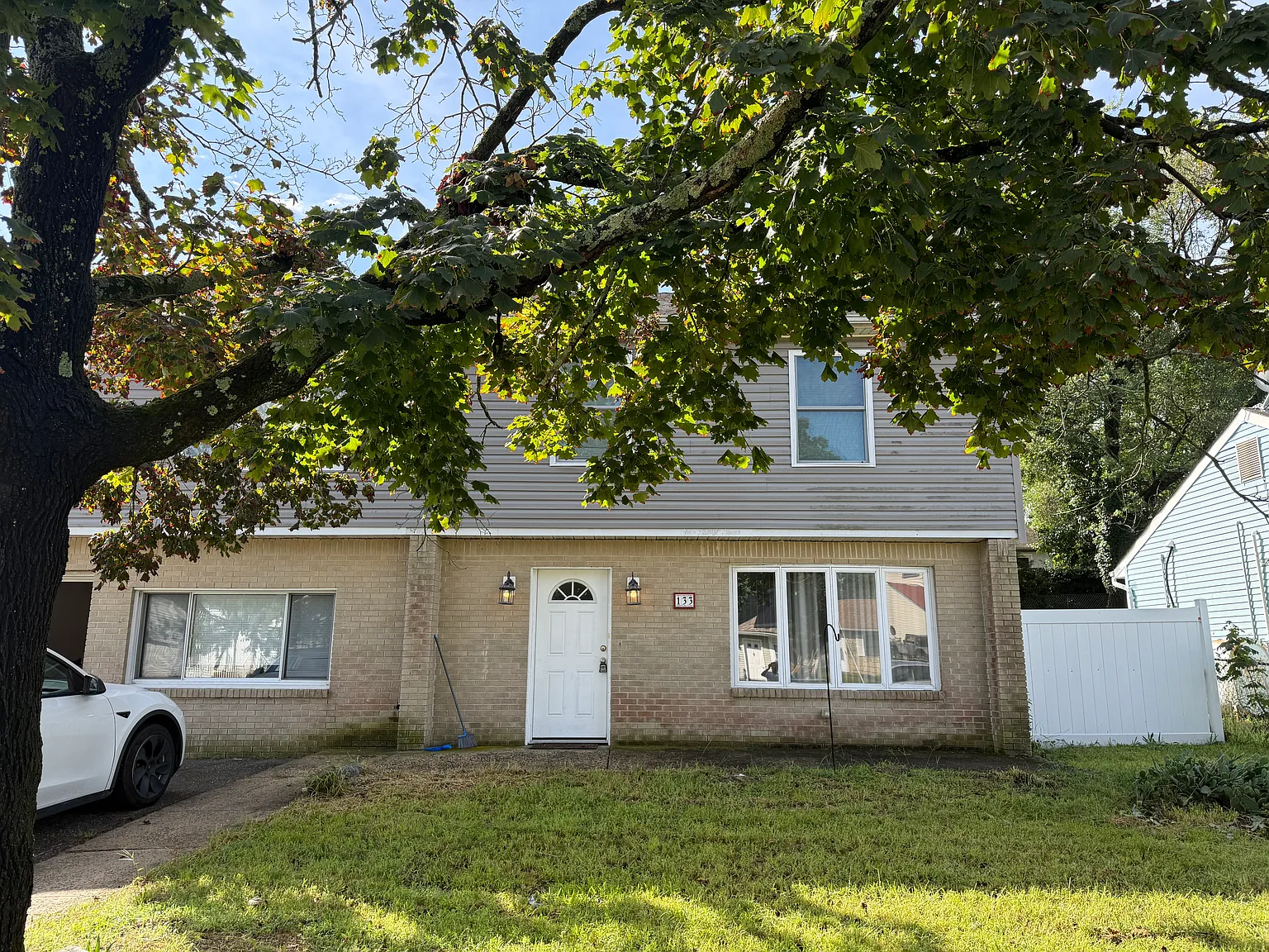 4 bed, 1907 sqft, $3,300 — Photo 1