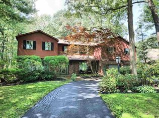 25 Longwood Dr, Saratoga Springs, NY 12866