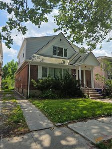 211-52 46 Rd, Bayside, NY, 11361