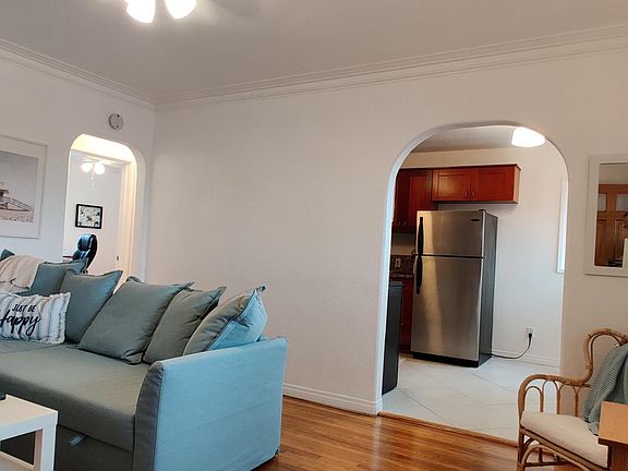 3rd image of 6220 Stanley Ave