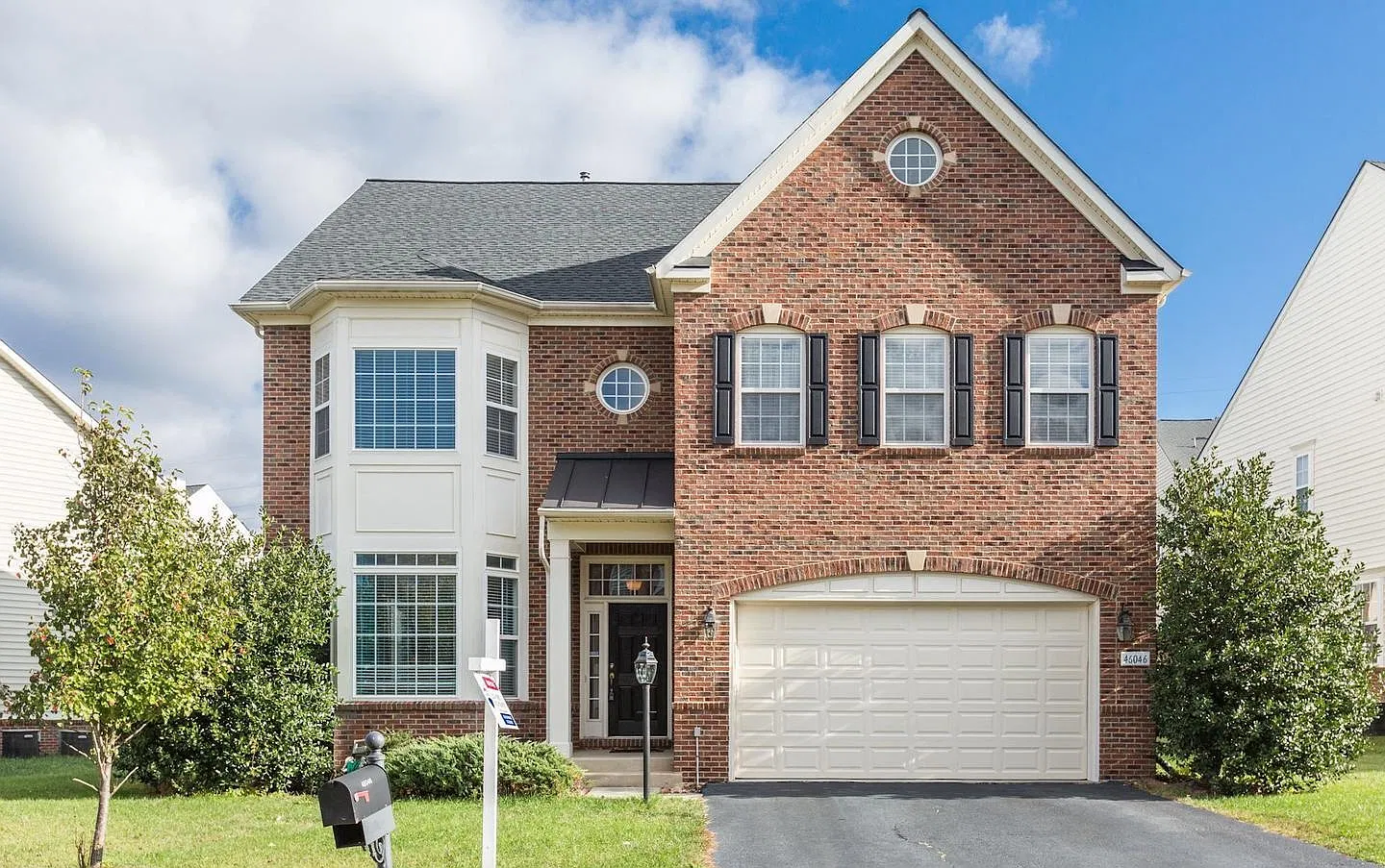 4 bed, 3.5 bath, 4129 sqft, $4,400 — Photo 1