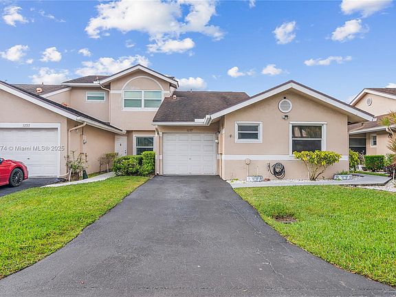 2nd image of 1237 W Lakes Dr