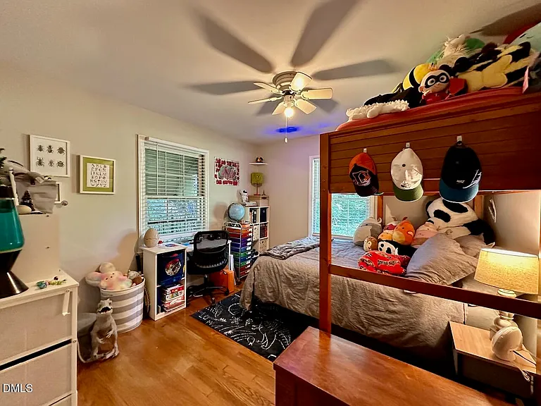 2813 Barmettler St — Photo 16