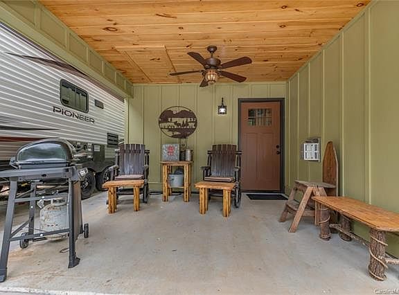4th image of 22 Hollingsworth Ln