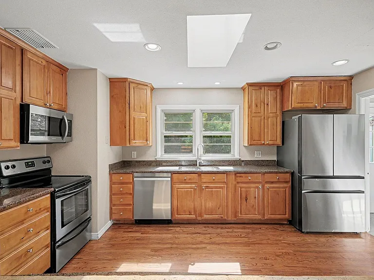 2760 S Kearney St — Photo 3