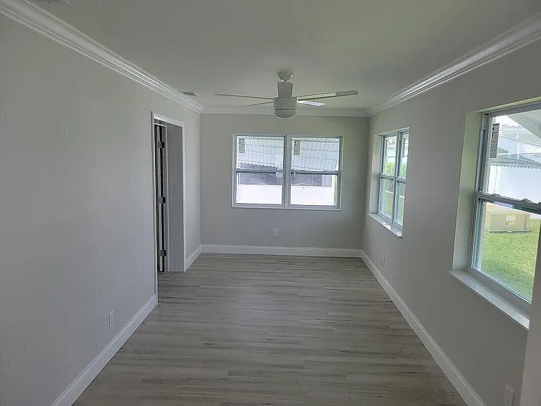 1915 SW 17th Ave — Photo 10